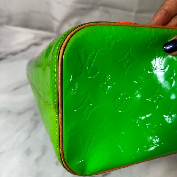 GUC Louis Vuitton X Robert Wilson Green Vernis Houston Tote - Picture 4 of 11